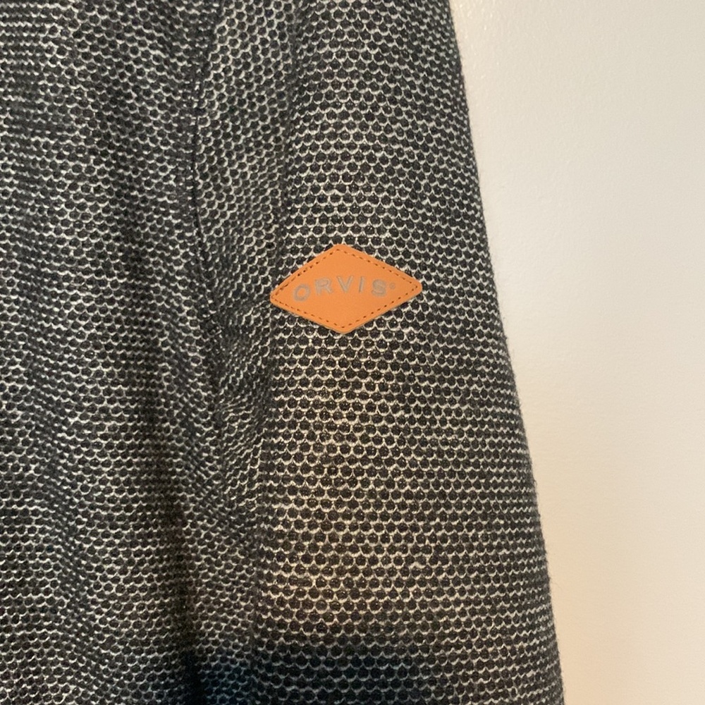 ORVIS pull over. Mens medium. - Picture 3 of 14